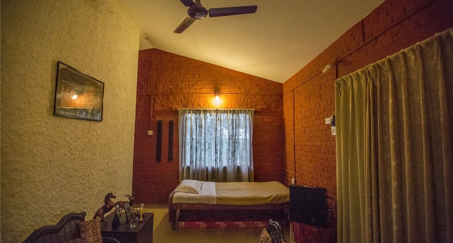 Frangipani - A Rustic Farm Stay, Pune 1